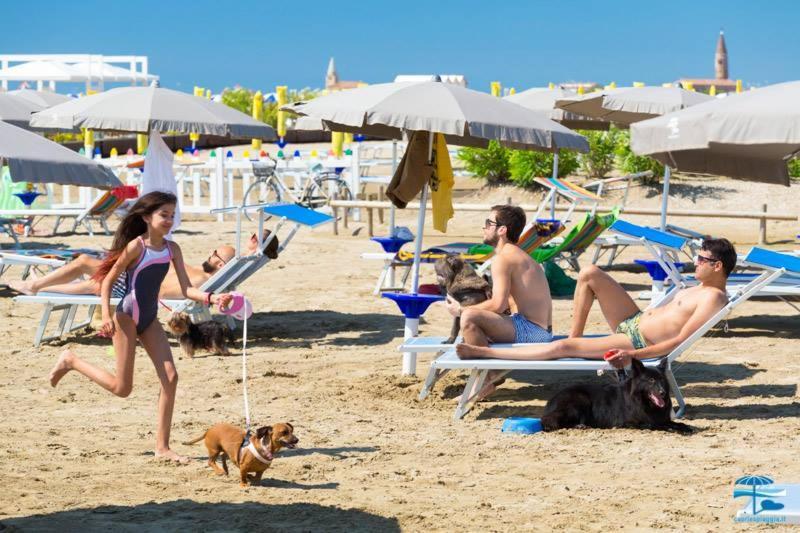 Ampio Bilocale Caorle Lungomare Levante Екстер'єр фото
